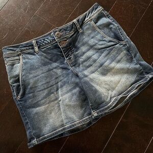 Maurices Brand Women’s Blue Jean Shorts Size 11/12 with Button Down Fly